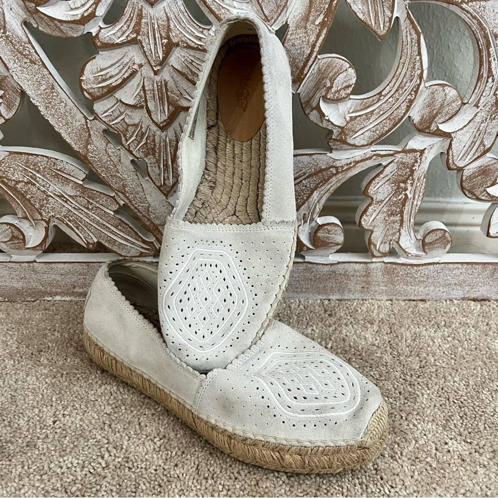 UGG Cream Espadrille Flats Sz 10